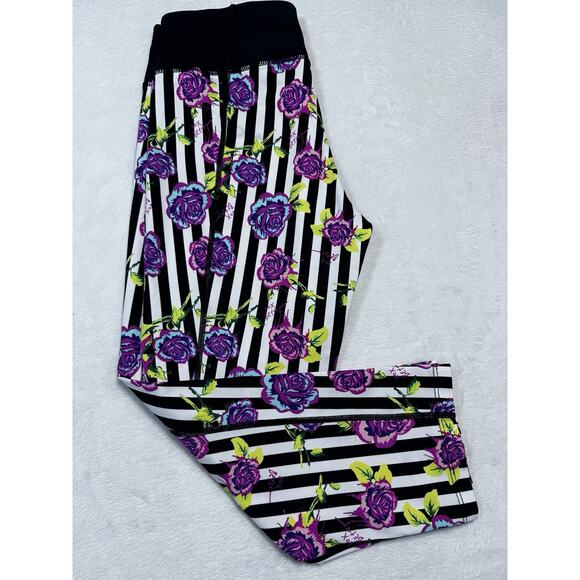 Betsey Johnson Capri Performance Striped Floral Leggings Size Medium - Picture 7 of 8